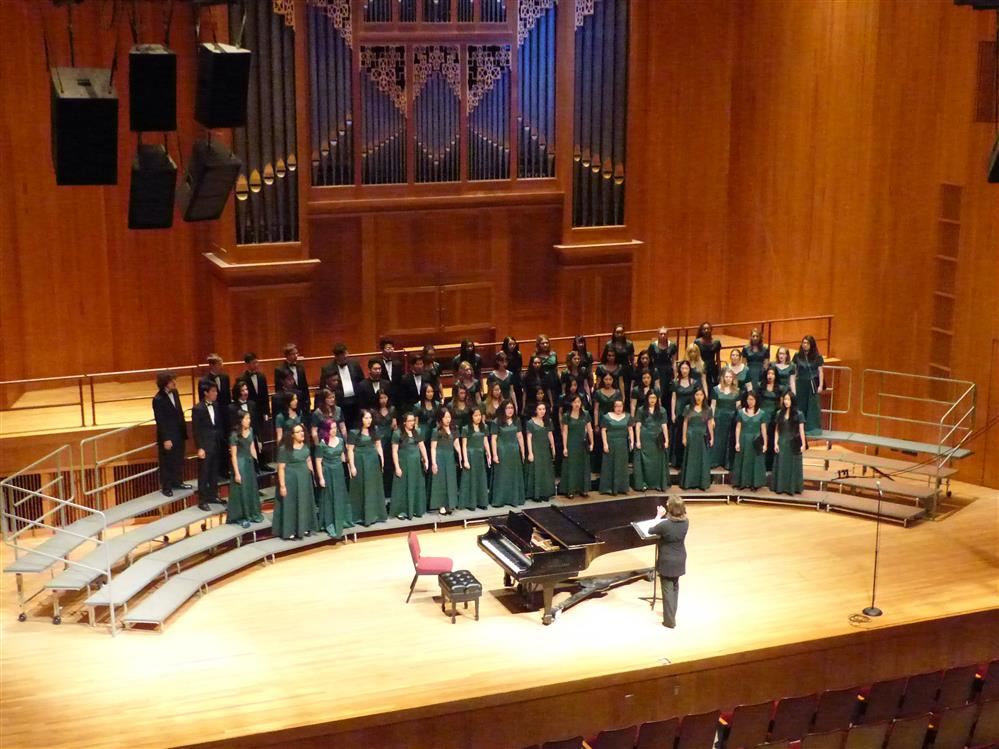 Kids singing Kids singing